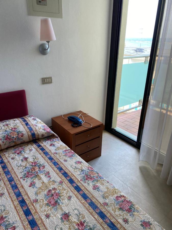 Hotel Royal-Spiaggia Гаттео-а-Маре Экстерьер фото